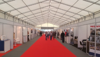 Estructura desmontable para ferias y eventos, pabellón modular con cubierta translúcida y gran capacidad